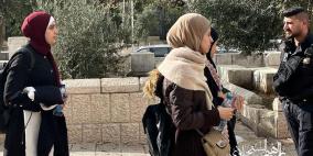 الاحتلال يعتقل شاب و3 فتيات من الأقصى