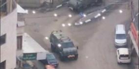 بالفيديو: إصابات بالرصاص الحي إثر اقتحام جيش الاحتلال مدينة نابلس