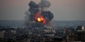 بالصور والفيديو: الاحتلال يشن غارات جوية على غزة رداً على إطلاق الصواريخ