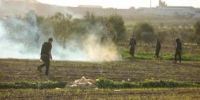 الاحتلال يستهدف المزارعين شرق خانيونس وإصابة عدد منهم