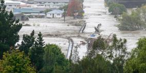 نيوزيلندا تعلن حالة الطوارئ بسبب إعصار عنيف