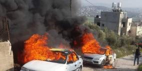 شاهد: مستوطنون يحرقون مركبتين خلال اعتداء على قرية بورين 