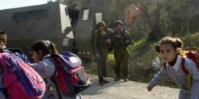 إصابة طلبة مدارس بحالات اختناق خلال اقتحام الاحتلال مخيم العروب