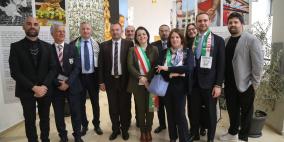 بلدية بيت لحم تفتتح معرض آليات السلام في مركز السلام بيت لحم
