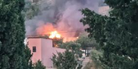 إصابات وإحراق "بركس" في هجوم للمستوطنين على قرية برقة