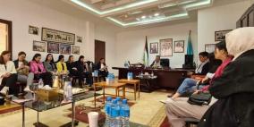 طلاب المدرسة الدبلوماسية الكازاخستانية ينظمون زيارة تضامنية للسفارة الفلسطينية
