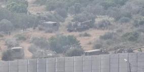 الاحتلال ينشر دباباته خلف جدار الفصل العنصري شمال طولكرم