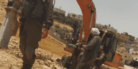مسافر يطا: الاحتلال يوقف بناء منزل ويستولي على حفار