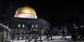 القدس: الاحتلال يفرغ الأقصى من المعتكفين ويعتقل حراسا وأطفالا