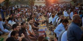 الغزيون يؤدون صلاة العيد وسط أجواء من الفرح والسرور
