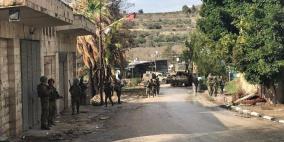 الاحتلال يغلق المدخل الرئيس لقرية برقا شرق رام الله