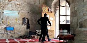 بالصور: الاحتلال يقتحم مصلى باب الرحمة في المسجد الأقصى