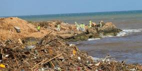 ليبيا تطلق حملة تعقيم لمواقع تجميع الجثث في درنة