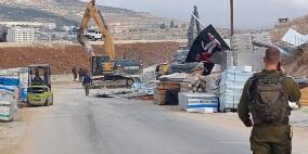 الاحتلال يهدم منشأة لبيع مواد البناء في بيتا جنوب نابلس