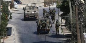 قوات الاحتلال تقتحم بيتونيا وتفتش منزلا