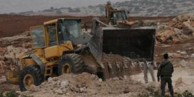 الاحتلال يجرف أرضا ويقتلع 400 شتلة زيتون في وادي فوكين غرب بيت لحم
