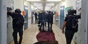 الأسرى يغلقون كافة الأقسام بالسجون احتجاجا على تصعيد الاحتلال