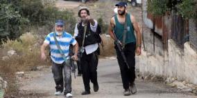 مستوطنون يدنسون مسجدا ويتلفون أجهزة مكبرات الصوت شرق يطا