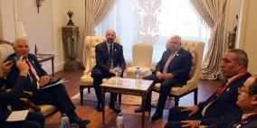 الرئيس محمود عباس يلتقي رئيس مجلس الاتحاد الأوروبي ووزير الخارجية الأوروبي لبحث آخر التطورات على الساحة الفلسطينية