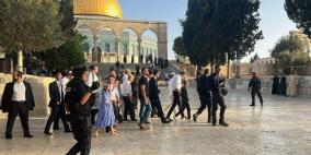 عشرات المستوطنين يقتحمون المسجد الأقصى بحماية الاحتلال