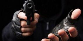 الشرطة: إصابة صاحب محل صرافة بالرصاص في عملية سطو مسلح في طولكرم