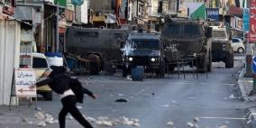 الاحتلال يواصل عدوانه على مخيم بلاطة: شهيد وإصابتان ومداهمة منازل