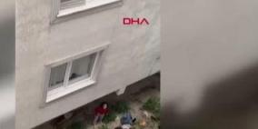 “ثمن الخيانة”.. تركية ترمي زوجها من الشرفة