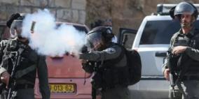 إصابة شاب بقنبلة غاز وبالاختناق خلال مواجهات مع الاحتلال جنوب بيت لحم  