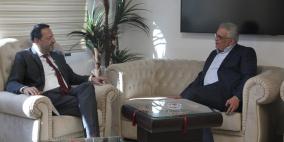 الوزير غنيم : نعمل الآن لإغاثة أهلنا في غزة وعلى الدول المانحة بذل المزيد من الجهود