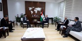 محمد اشتية يطلع عددا من أعضاء البرلمان الإيطالي على تطورات عدوان الاحتلال على شعبنا