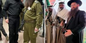 "حاخام السعودية" يظهر مسلحا بجانب وزير حرب الاحتلال