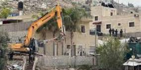  الاحتلال يحاصر شقة ومنشأة تجارية لهدمهما في جبل المكبر