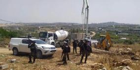 الاحتلال يردم بئر مياه في راس عطية جنوب قلقيلية