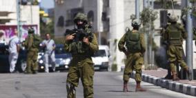 إصابة طفل بجروح حرجة وشاب برصاص الاحتلال شمال غرب القدس