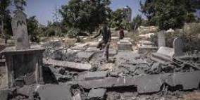 لوموند:  إسرائيل تدمر مقابر غزة في انتهاك للقانون الإنساني الدولي