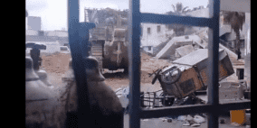 قوات الاحتلال تدمر سيارات البث التابعة للطواقم الصحفية بمستشفى الشفاء