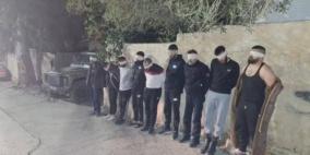 الاحتلال يعتقل 20 مواطنا من حزما شرق القدس ويغلق مداخلها