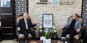 مؤسسة ياسر عرفات وبلدية البيرة تبحثان تطوير العمل الثقافي المشترك