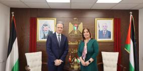 وزيرة شؤون المرأة تبحث مع القنصل الإسباني العام سبل تعزيز الدعم الدولي لحماية النساء والفتيات