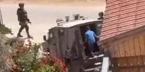 الاحتلال يعتقل 3 أطفال من بيت دجن ويطالب رابعا بـ"تسليم نفسه"