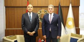 محافظ سلطة النقد يطلع السفير المغربي على مستجدات الأزمة المالية ويبحثان سبل التعاون