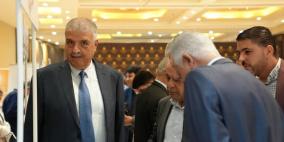 النقد وعوامل الصمود