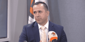 المهندس سليم مسلم يبتكر جهازا ثوريا لعلاج العمود الفقري
