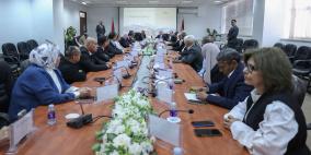 رئيس الوزراء يطلع على الخطط والجاهزية للعمل في قطاع غزة فور وقف العدوان
