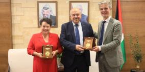 حجاوي يبحث مع اتحاد البلديات الهولندية استمرار دعم قطاع الحكم المحلي