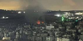 الاحتلال يحرق منزل بمخيم نور شمس وسط حصار متواصل على طولكرم