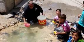 تقرير خاص| محمود شحدة... ستيني من غزة يقاوم المرض والماء الملوث في خيمة النزوح