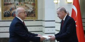 السفير الفلسطيني د. نصري ابو جيش يقدم اوراق اعتماده للرئيس التركي