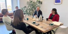 السفير ليث عرفة يطلع رئيسة حزب الخضر الألماني على آخر المستجدات في فلسطين