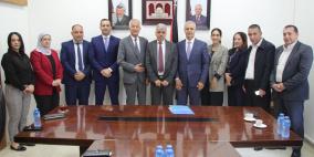 البنك العربي يجدد دعمه لبرنامج "تحسين البيئة المدرسية" بالتعاون مع وزارة التربية والتعليم العالي ومؤسسة إنجاز فلسطين